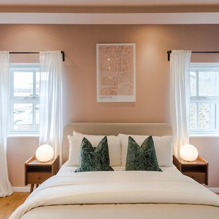 Bijou Flat On Broadway Market London Eksteriør bilde